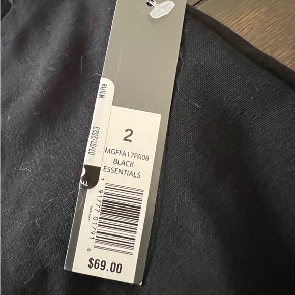 The Limited Black Flat Front Skinny Career Wear Women's Pants Straight Leg 2 NEW - Picture 3 of 10